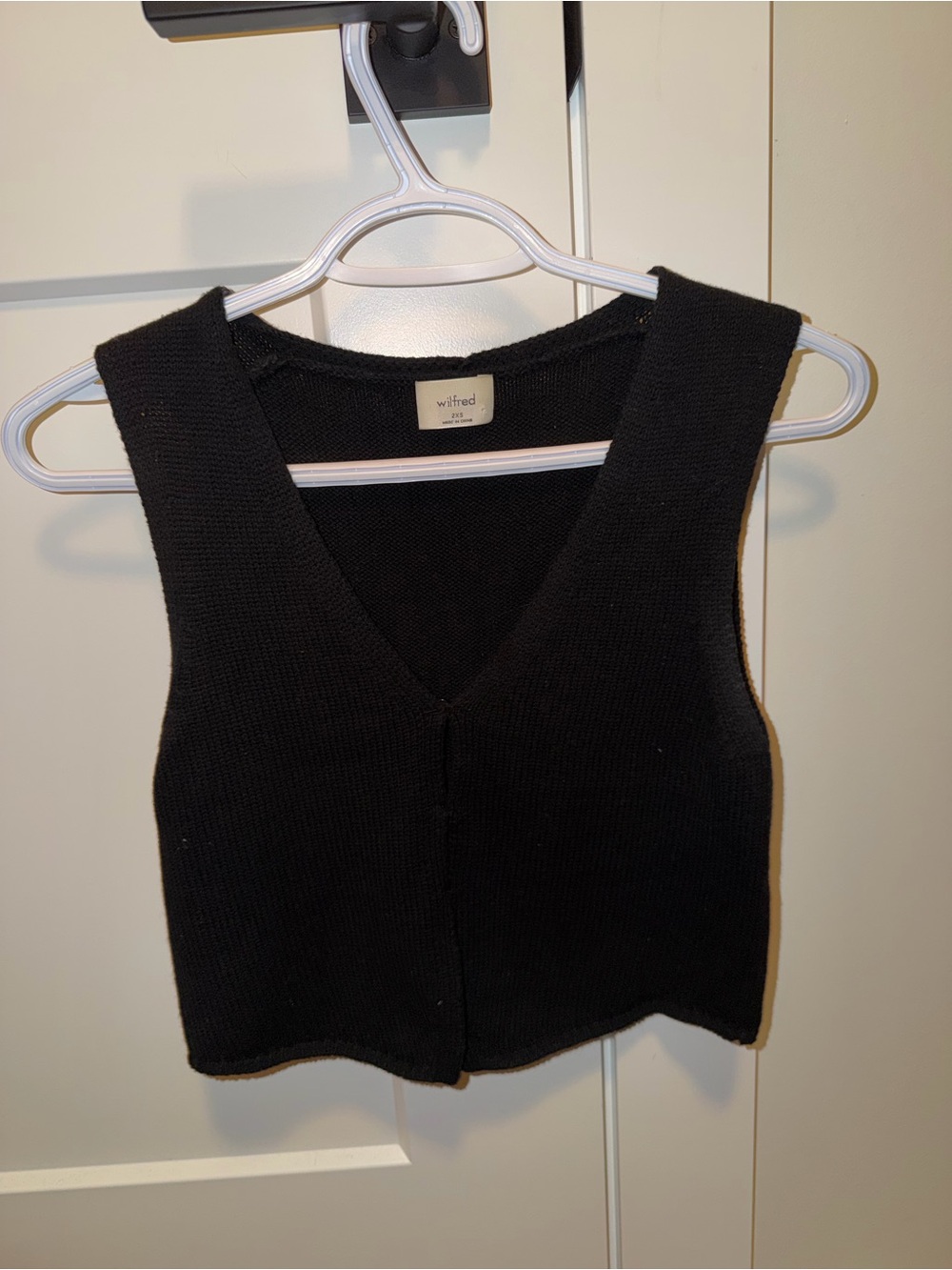 Wilfred Black V-Neck Knit Crop Tank